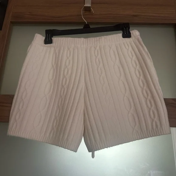 ALO Yoga Cream Cable Knit Lounge Shorts